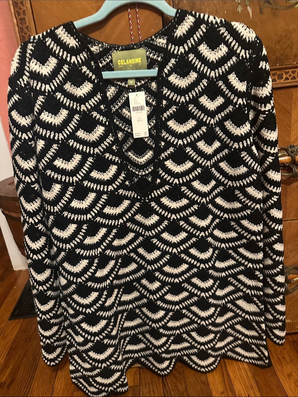 Celandine Black & White Patterned Women's Sweater